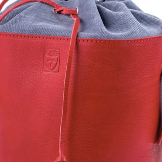 Tamburino – Rosso / Denim, la pelle da vicino